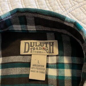 DULUTH TRADING SZ LARGE FLANNEL SHIRT W/LONG ADJ. SLEEVES AND GUSSETS